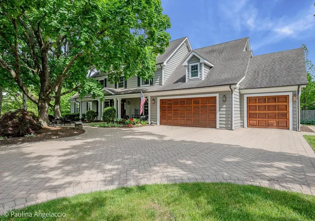 Homes for sale in Libertyville, IL | 714 Thomas Ct, Libertyville, IL 60048 | MLS# 12653822