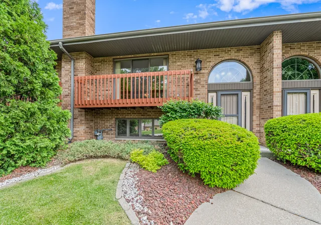 Homes for sale in Lemont, IL | 1109 Warner Ave, Lemont, IL 60439 | MLS# 12653828