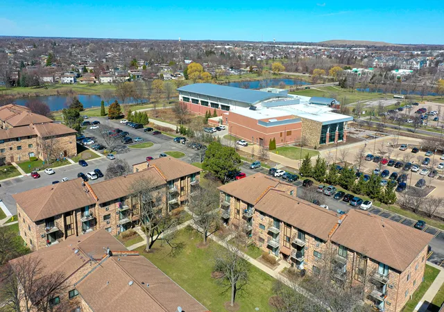 2nd image of 230 Klein Creek Ct, Carol Stream, IL 60188