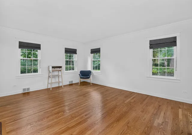 5th image of 14 Walnut Rd, Glen Ellyn, IL 60137 | MLS# 12653942