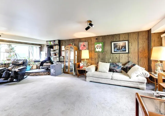 3rd image of 2617 Summit Ave, Highland Park, IL 60035 | MLS# 12654175