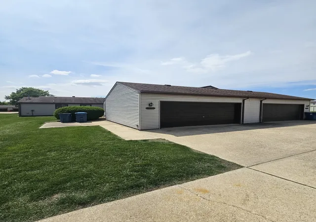Condo for sale at 910 Pomona Dr #910, Champaign, IL 61822 | MLS# 12654224