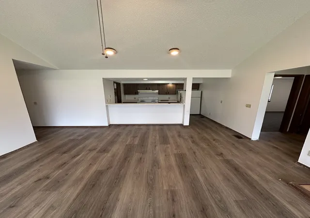 Listing Photo 5 - Condo for sale in building located at 910 Pomona Dr, Champaign, IL 61822 - Unit #910