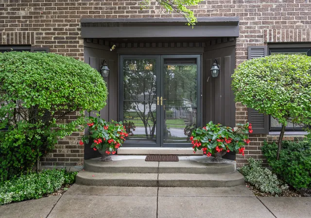 2nd image of 40 Fairview Ave, Deerfield, IL 60015 | MLS# 12654286