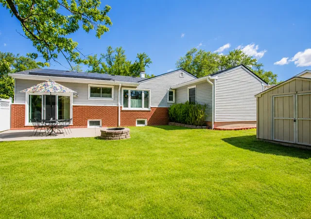 Homes for sale in Palatine, IL | 1359 E Dorothy Dr, Palatine, IL 60074 | MLS# 12654360