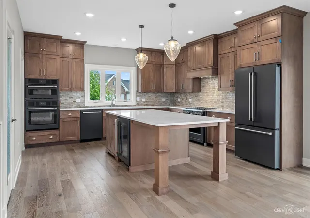 Photo 4 of Single family home for sale at 675 Cumberland Ln, Bolingbrook, IL | MLS# 12654432 | Listing updated on 2026-08-10