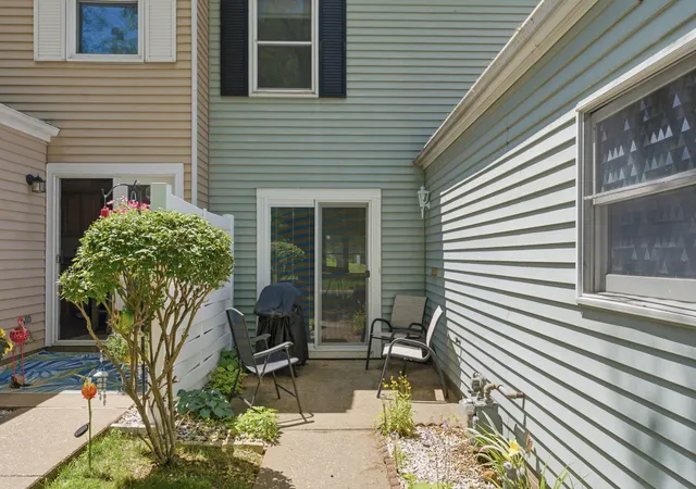 Homes for sale in East Moline, IL | 2938 Archer Dr #14, East Moline, IL 61244 | MLS# 12654481