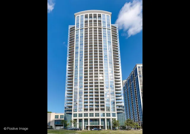 Homes for sale in Chicago, IL | 1235 S Prairie Ave #1404, Chicago, IL 60605 | MLS# 12654488