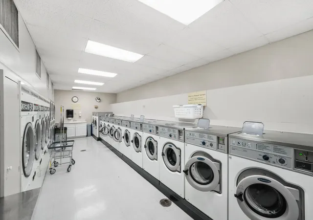 2nd image of 1460 N Sandburg Ter, Chicago, IL 60610