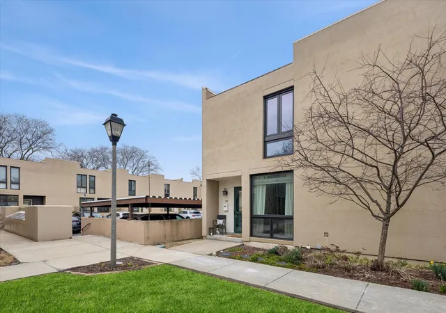 Homes for sale in Elmhurst, IL | 20 Oak Tree Ct #20, Elmhurst, IL 60126 | MLS# 12654535