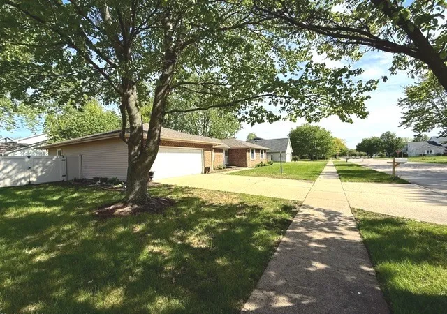 Homes for sale in Savoy, IL | 704 Wesley Ave, Savoy, IL 61874 | MLS# 12654552