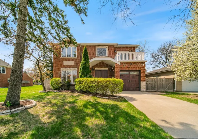 Photo 1 of Single family home for sale at 701 Oakton St, Park Ridge, IL 60068 | MLS# 12654612 | Listing updated on 2026-10-09