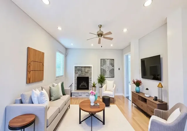 Photo 3 of Single family home for sale at 701 Oakton St, Park Ridge, IL 60068 | MLS# 12654612 | Listing updated on 2026-10-09