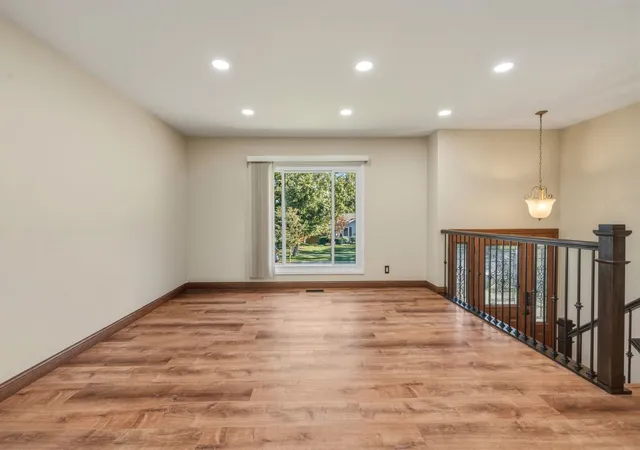 Photo 3 of Single family home for sale at 412 Sherwood Dr, Streamwood, IL 60107 | MLS# 12654622 | Listing updated on 2026-10-10