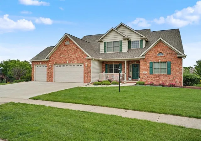 Homes for sale in Mahomet, IL | 1402 Alydar Dr, Mahomet, IL 61853 | MLS# 12654926