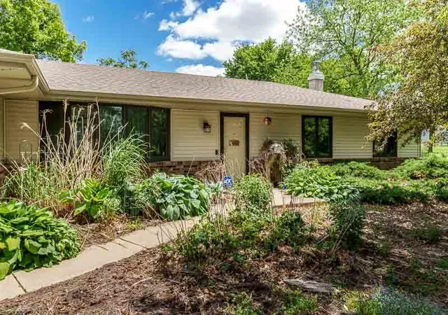 Photo 2 of Single family home for sale at 12425 Olson Rd, Caledonia, IL 61011 | MLS# 12654930 | Listing updated on 2026-08-20