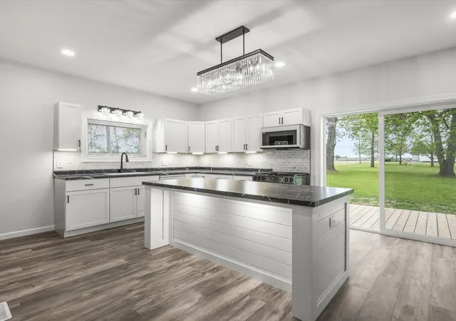Photo 3 of Single family home for sale at 511 W South St, Durand, IL 61024 | MLS# 12655011 | Listing updated on 2026-10-21