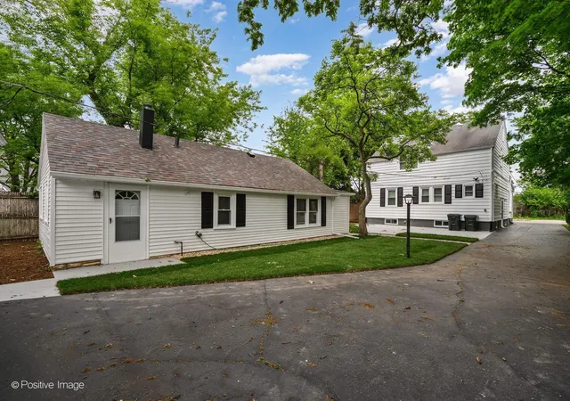 Homes for sale in Glenview, IL | 1950 Monroe Ave, Glenview, IL 60025 | MLS# 12655084