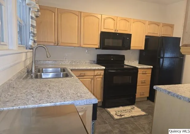 2nd image of 210 Main, Carthage, IL 62321 | MLS# 12655149