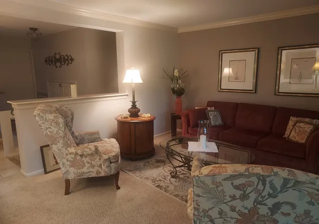 Listing Photo 5 - Condo for sale in building located at 347-d Hickory Ln, Lake Barrington, IL 60010 - Unit #C-445