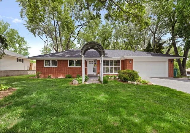 Homes for sale in Palatine, IL | 1010 W Elm St, Palatine, IL 60067 | MLS# 12655196
