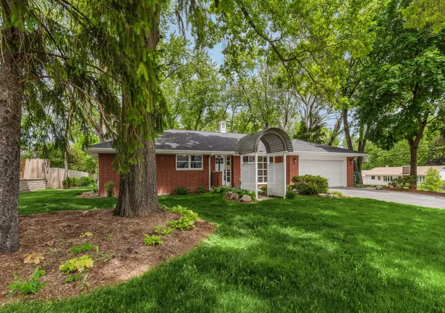 Homes for sale in Palatine, IL | 1010 W Elm St, Palatine, IL 60067 | MLS# 12655196