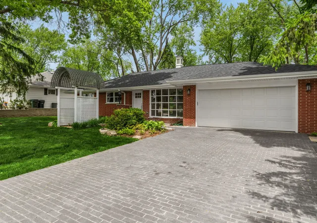 Homes for sale in Palatine, IL | 1010 W Elm St, Palatine, IL 60067 | MLS# 12655196