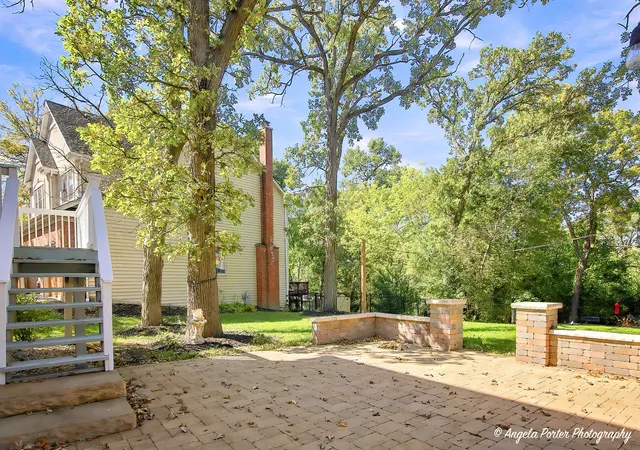 Photo 4 of Single family home for sale at 606 Barberry Trl, Fox River Grove, IL 60021 | MLS# 12655212 | Listing updated on 2026-10-09