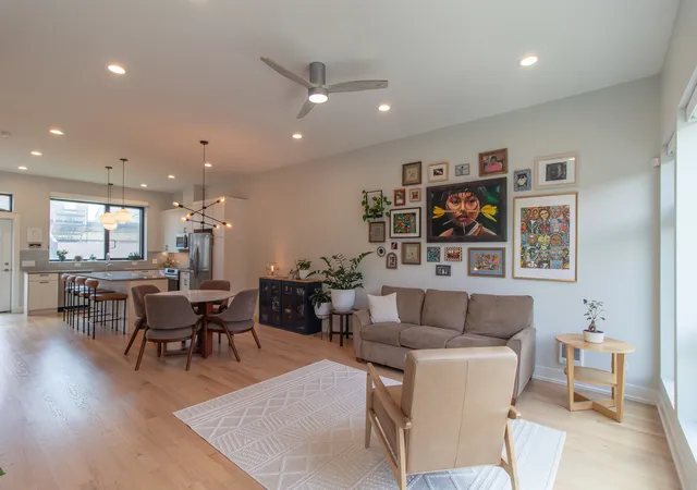 Homes for sale in Chicago, IL | 4557 S Prairie Ave, Chicago, IL 60653 | MLS# 12655272