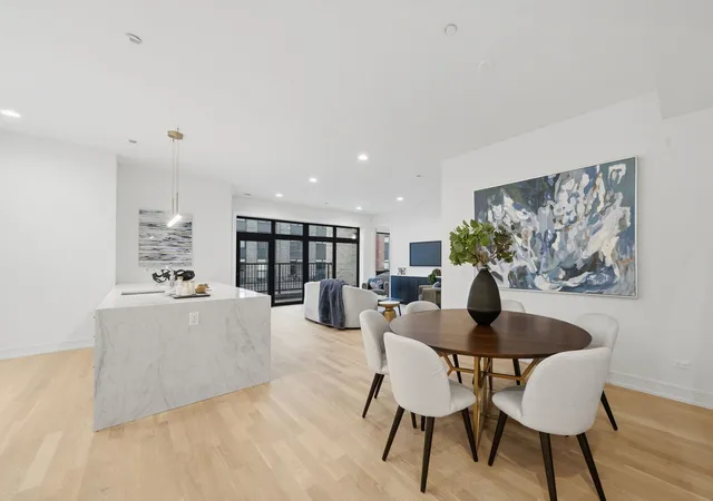 Listing Photo 4 - Condo for sale in building located at 2481 N Milwaukee Ave, Chicago, IL 60647 - Unit #202