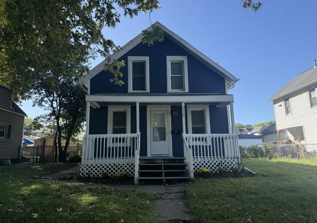 Single family home for sale at 2518 5th Avenue, Moline, IL 61265 | MLS# 12655299