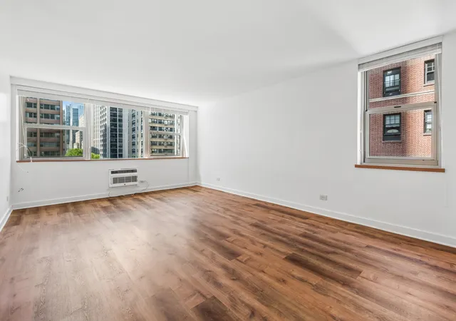Homes for sale in Chicago, IL | 253 E Delaware Pl #7H, Chicago, IL 60611 | MLS# 12655317