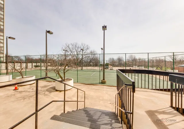 2nd image of 5445 N Sheridan Rd, Chicago, IL 60640