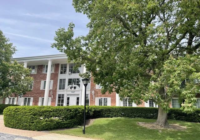 1st image of 3427 Vollmer Rd #109, Flossmoor, IL 60422 | MLS# 12655349