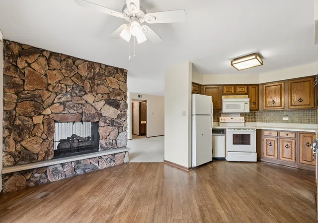 Homes for sale in Park Ridge, IL | 125 Boardwalk Pl #201, Park Ridge, IL 60068 | MLS# 12655463