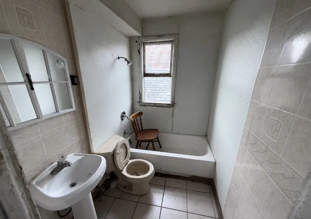 Homes for sale in Chicago, IL | 4815 S Winchester Ave, Chicago, IL 60609 | MLS# 12655514