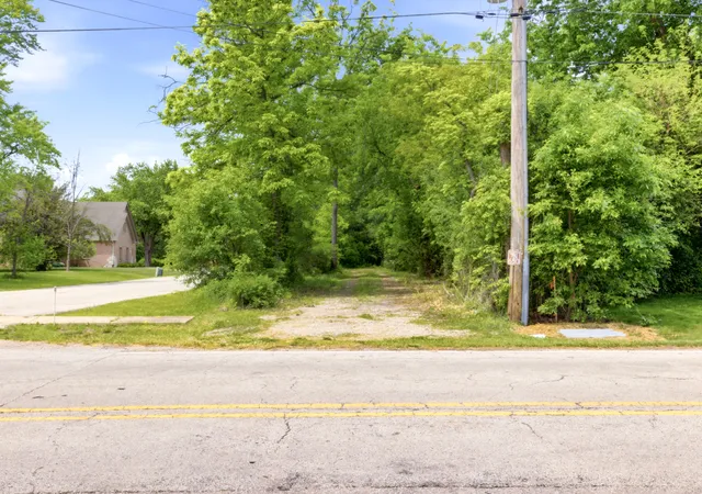 3rd image of 7N650 Sayer Rd, Bartlett, IL 60103 | MLS# 12655572
