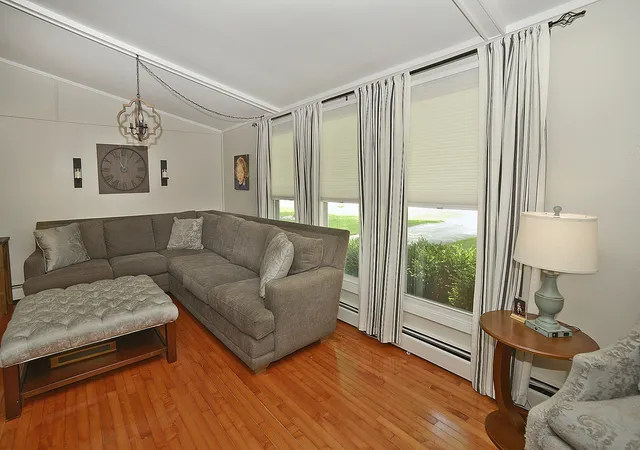 3rd image of 706 Catlin St, Ottawa, IL 61350 | MLS# 12655587