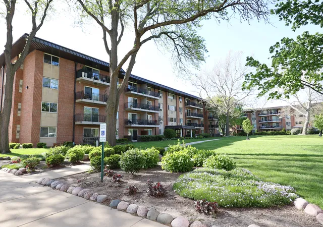 Photo 2 of Sale Pending at 2230 S Goebbert Rd #139, Arlington Heights, IL 60005 | MLS# 12655591 | Listing updated on 2026-09-12