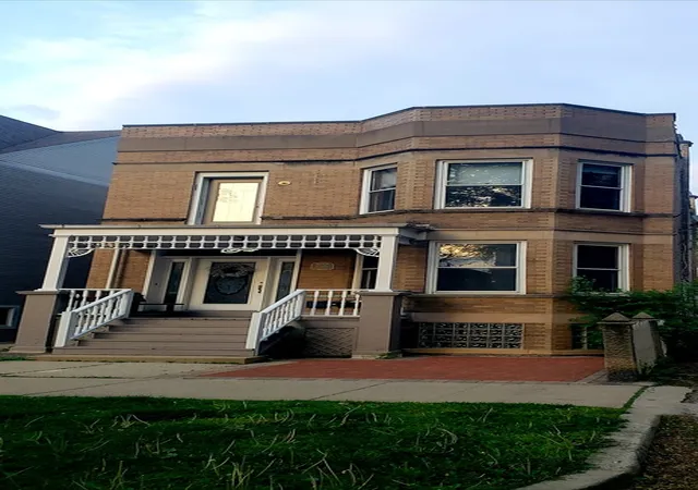 Homes for sale in Chicago, IL | 4315 N Oakley Ave, Chicago, IL 60618 | MLS# 12655638