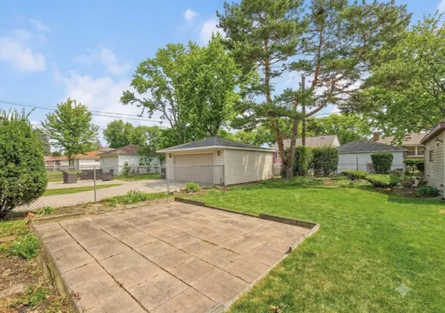 10th image of 717 Manchester Ave, Westchester, IL 60154 | MLS# 12655759