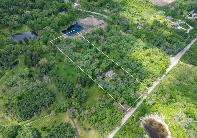 Homes for sale in Bull Valley, IL | 2319 Thompson Rd, Bull Valley, IL 60097 | MLS# 12655801