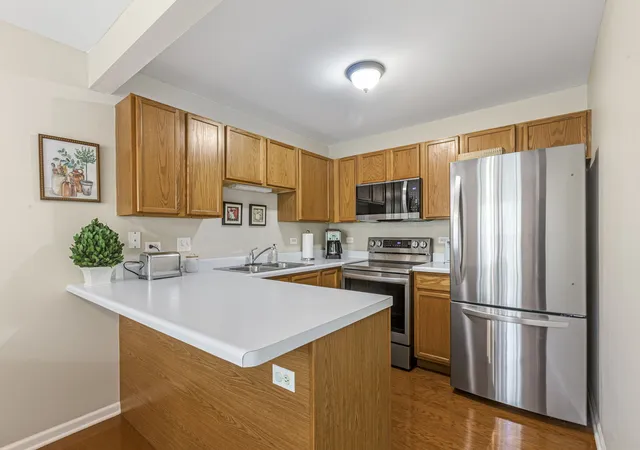 Homes for sale in Round Lake Beach, IL | 928 N Vlg Dr, Round Lake Beach, IL 60073