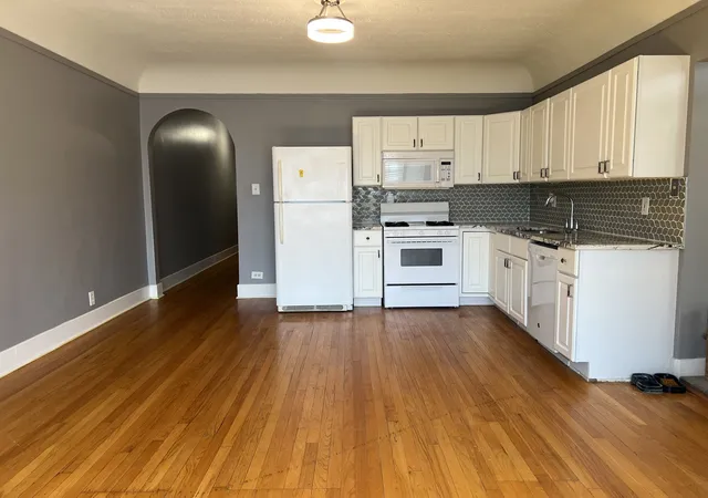 Photo 3 of Condo for sale at 6926 S Paxton Ave #2S, Chicago, IL 60649 | MLS# 12655816 | Listing updated on 2026-10-07