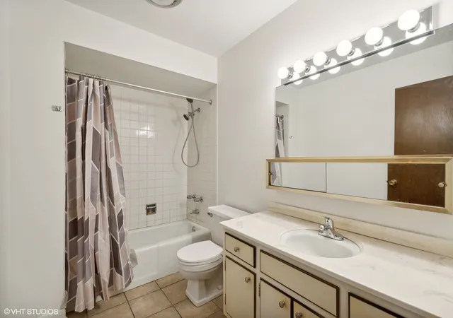 2nd image of 19128 S Pine Dr, Country Club Hills, IL 60478