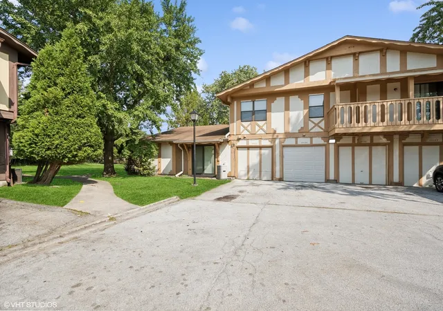 3rd image of 19128 S Pine Dr, Country Club Hills, IL 60478