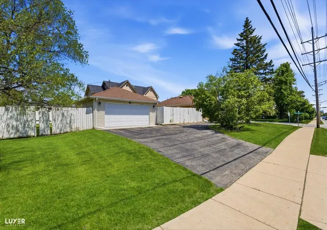 Homes for sale in Glenview, IL | 2 Washington St, Glenview, IL 60025 | MLS# 12655836