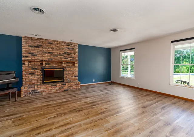 Homes for sale in Carbondale, IL | 137 Peachtree Ln, Carbondale, IL 62902 | MLS# 12655885