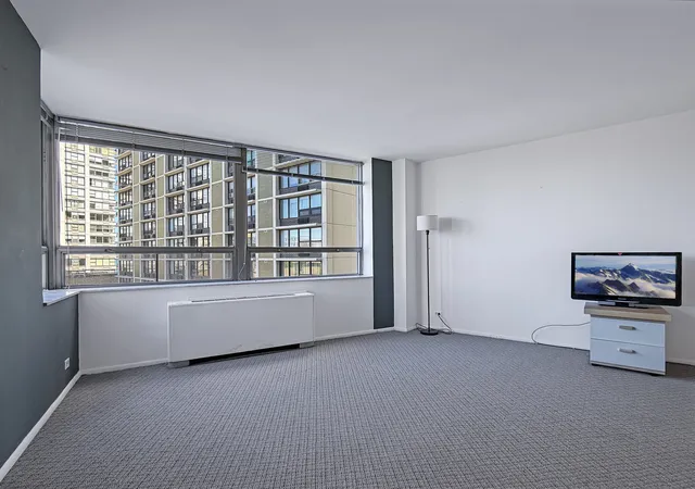 3rd image of 5701 N Sheridan Rd #6D, Chicago, IL 60660 | MLS# 12656036