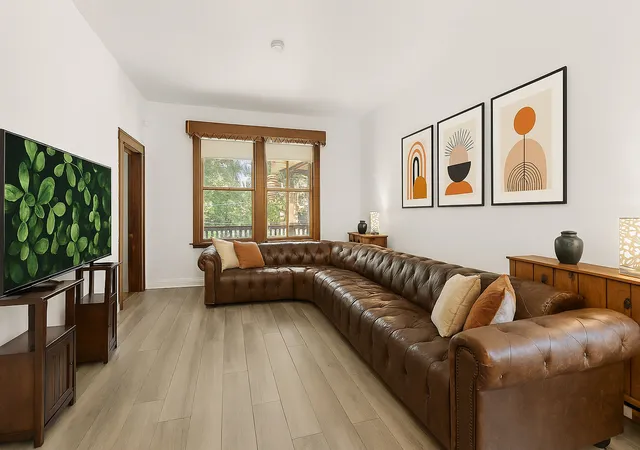 Homes for sale in Chicago, IL | 1819 W Cornelia Ave, Chicago, IL 60657 | MLS# 12656155